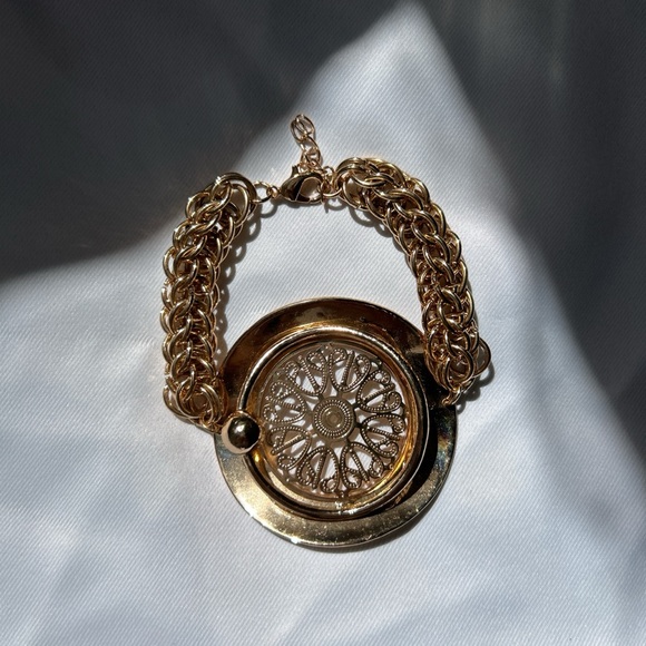 Vintage Crystal Gold locket bracelet & Earrings - Picture 3 of 5